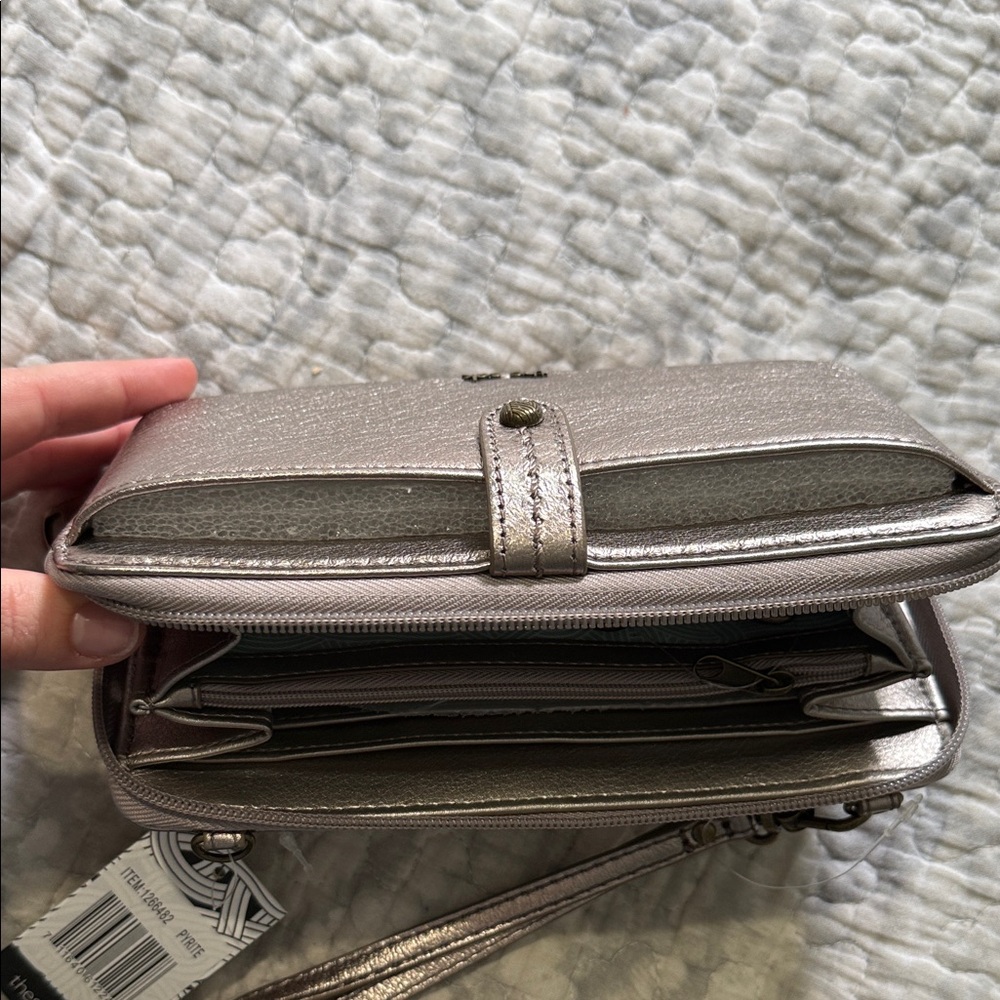 The Sak Iris Pyrite Smartphone Wallet - Picture 5 of 5